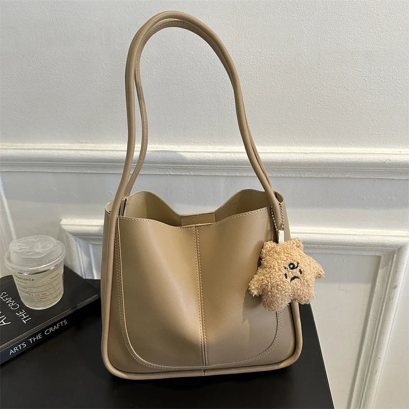 Large Capacity Bucket Bag Women's Retro Versatile Single Shoulder Tote Bag for Work Commuting Soft American Vintage Style