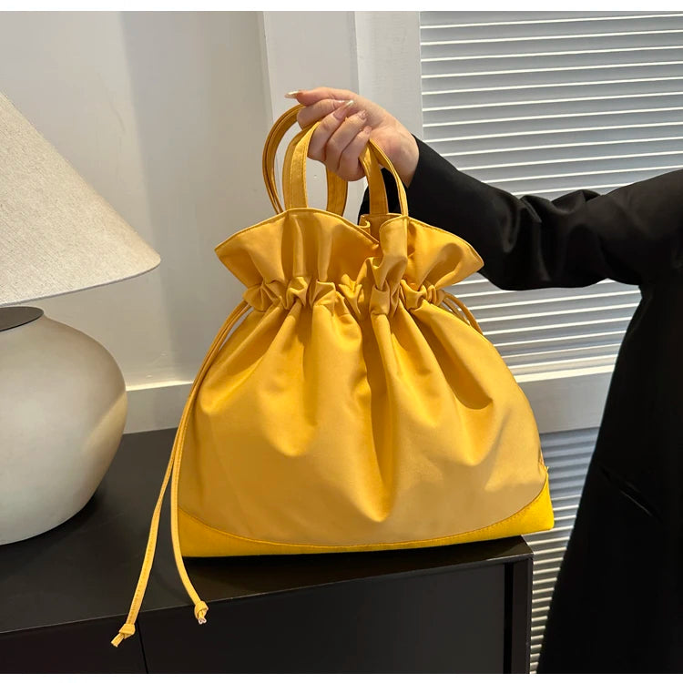 Casual Large Nylon Bucket Bag Women's Simple Style Korean Version Winter 2025 New Fashion Shoulder Handbag Soft Polyester