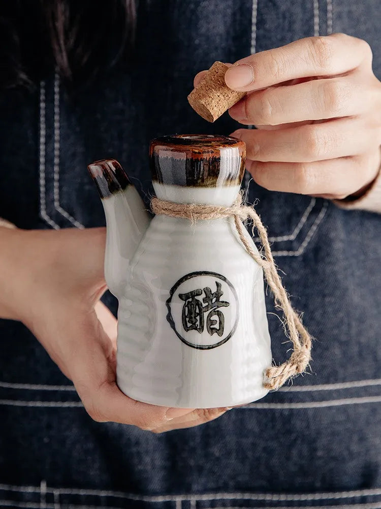 Japanese restaurant ceramic seasoning jar Seasoning jar soy sauce pot bottle mini small tableware