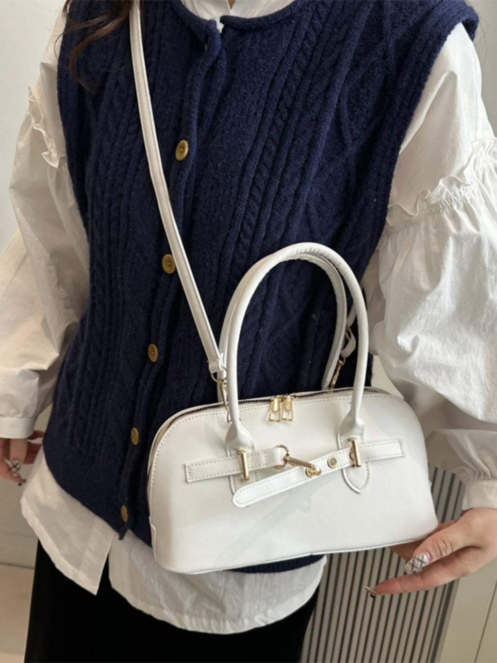 Modern  Shaped Women's Handbag Crossbody Commuter Bag Fashionable Retro Bowling Bag Soft Handle Polyester