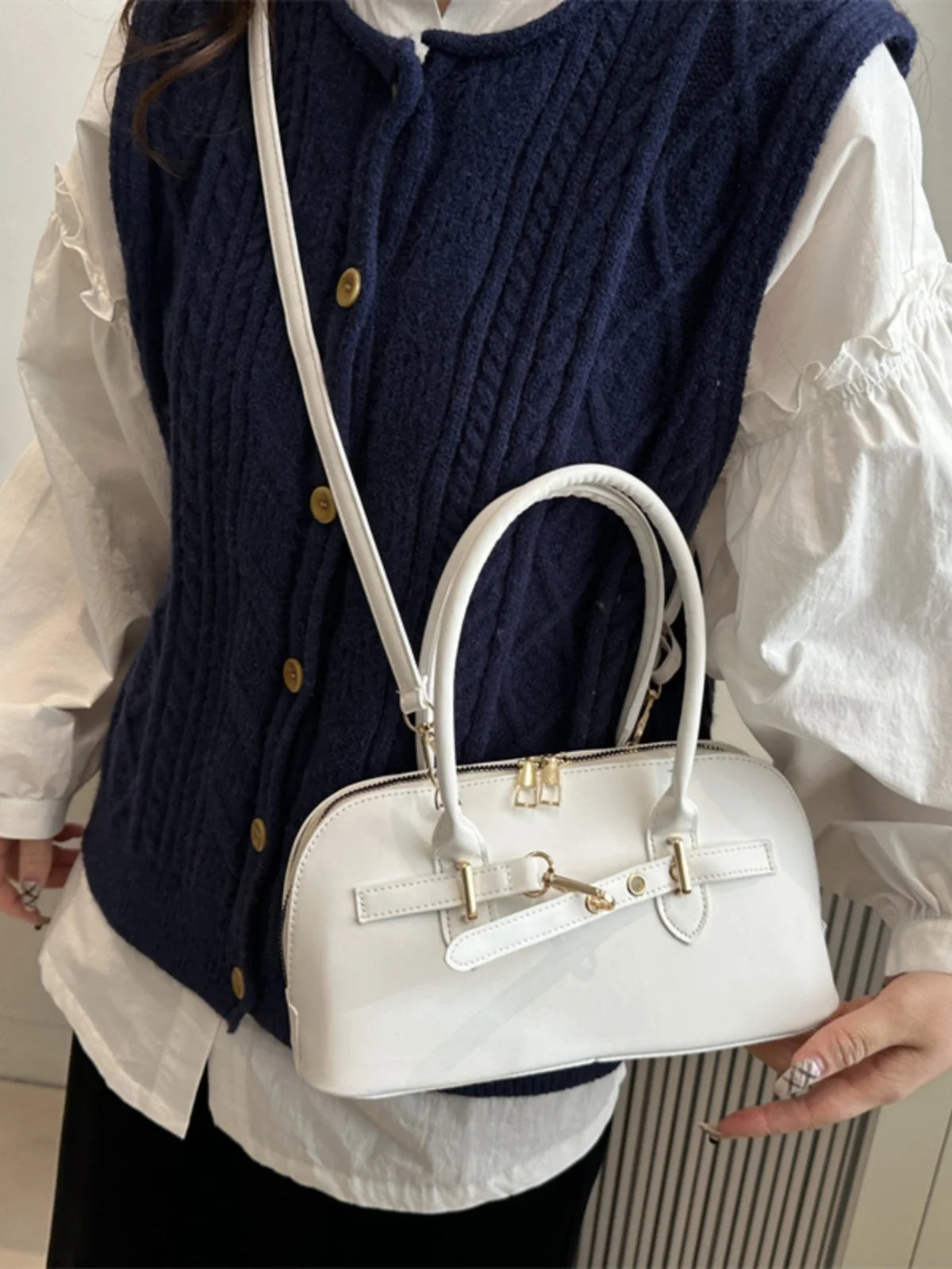 Modern  Shaped Women's Handbag Crossbody Commuter Bag Fashionable Retro Bowling Bag Soft Handle Polyester