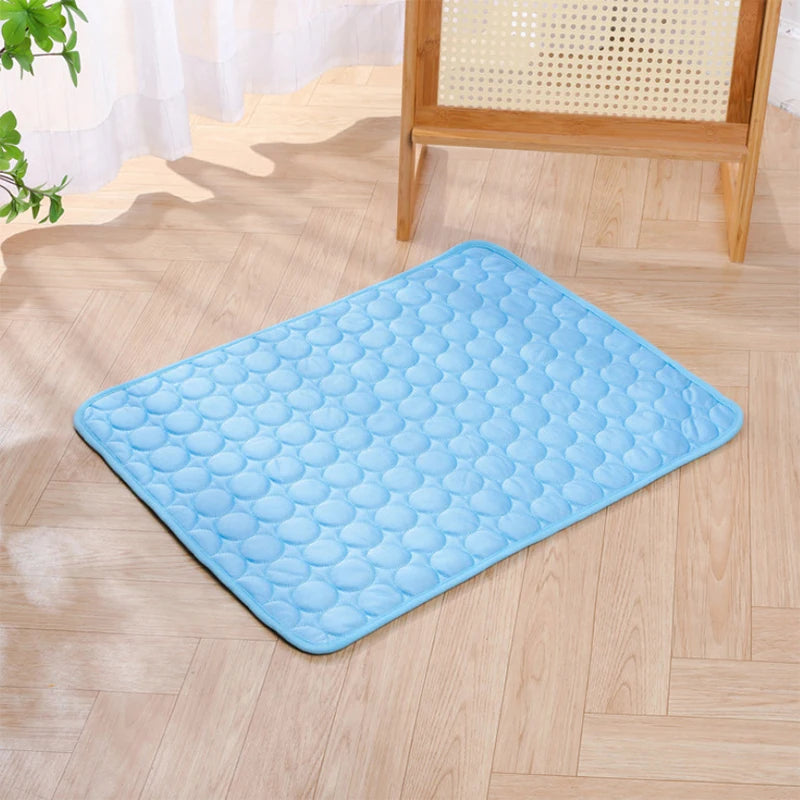 Summer Ice Silk Pet Cooling Mat Dog Cats Non Slip Heat Relief Bed Cat Mat Breathable Ice Silk Cool Dog Mat Washable Pet Supplies