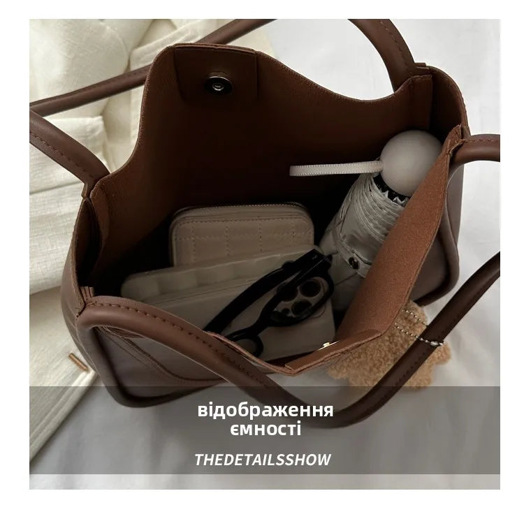 Large Capacity Bucket Bag Women's Retro Versatile Single Shoulder Tote Bag for Work Commuting Soft American Vintage Style