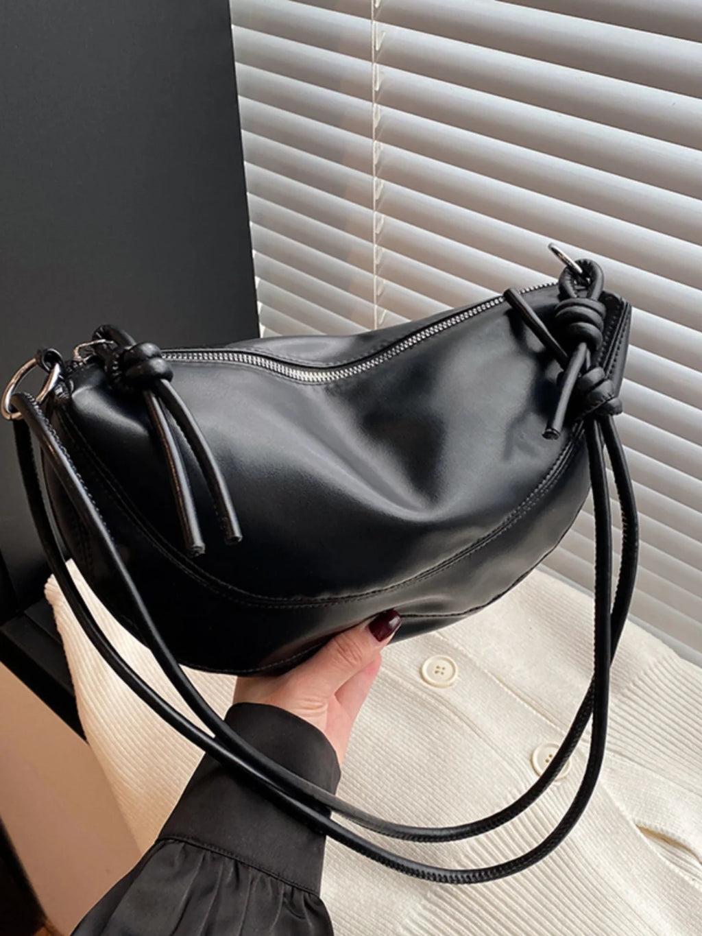 Summer New Style Large Capacity Dumpling Shaped Crossbody Bag for Women Soft PU Leather Zipper Closure Korean Style Casual Bag