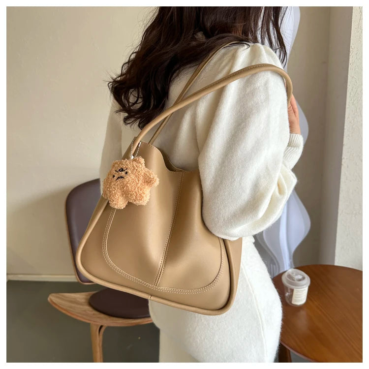Large Capacity Bucket Bag Women's Retro Versatile Single Shoulder Tote Bag for Work Commuting Soft American Vintage Style