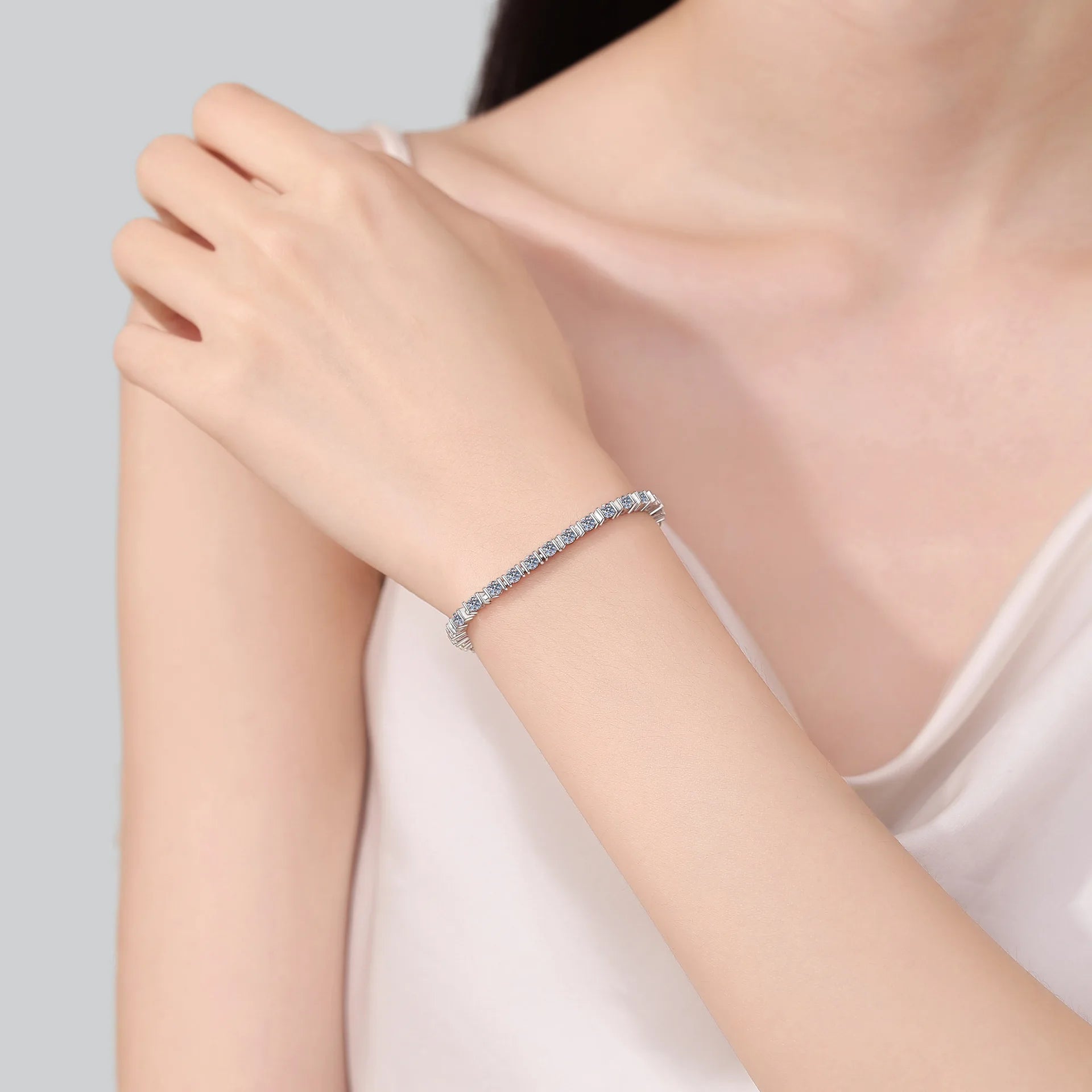 Women's PT950 Platinum Bracelet, 18cm Single 10 Points 3.9 Carat, Hip-Hop Luxury Style Full Diamond Jewelry.