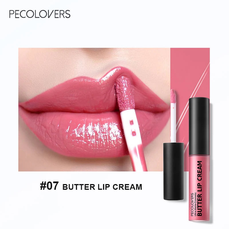 Close-up of glossy pink lips with PECOLOVERS #07 butter lip cream and applicator