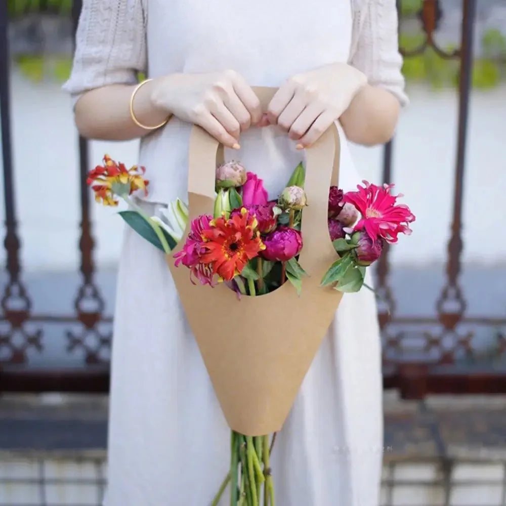 Fashion Florist Rose Box Kraft Paper Wedding Handheld Decorative Flowers Boxes Birthday Party Packaging Gift Bag Decoration