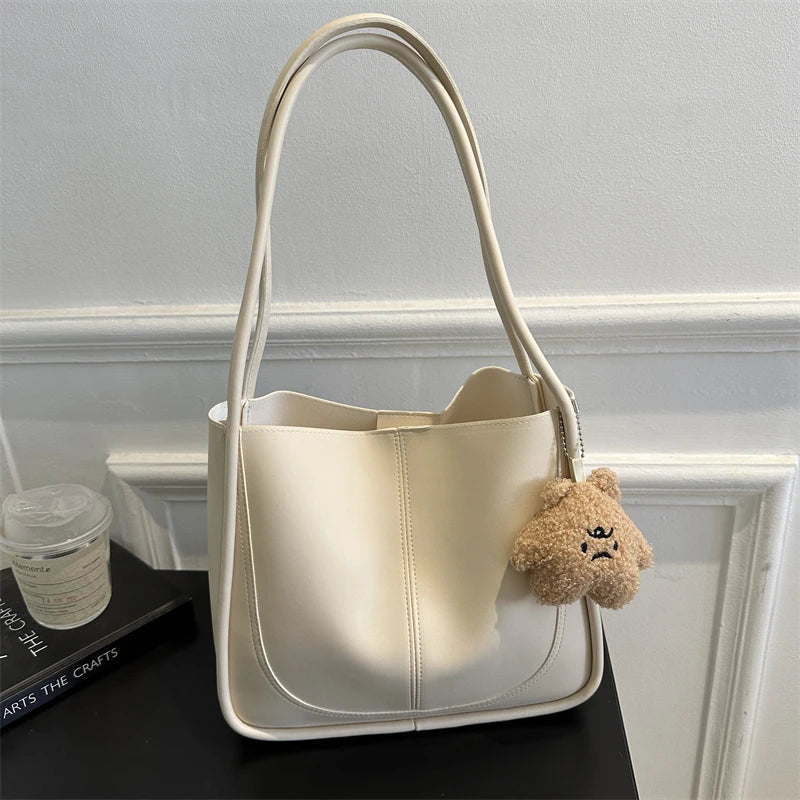 Large Capacity Bucket Bag Women's Retro Versatile Single Shoulder Tote Bag for Work Commuting Soft American Vintage Style