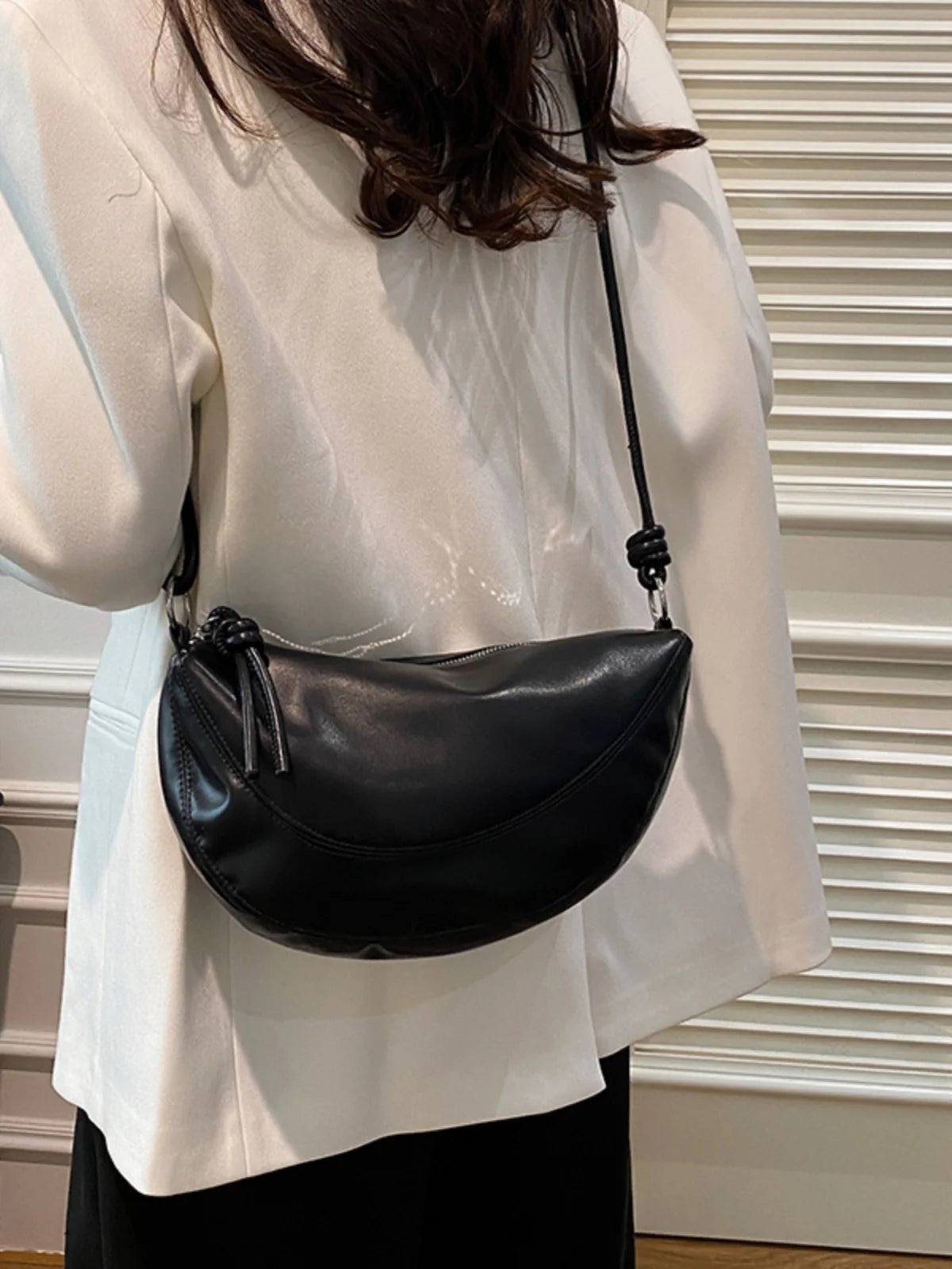 Summer New Style Large Capacity Dumpling Shaped Crossbody Bag for Women Soft PU Leather Zipper Closure Korean Style Casual Bag