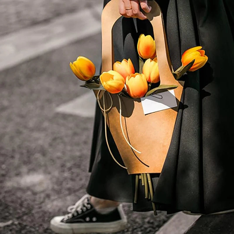 Fashion Florist Rose Box Kraft Paper Wedding Handheld Decorative Flowers Boxes Birthday Party Packaging Gift Bag Decoration