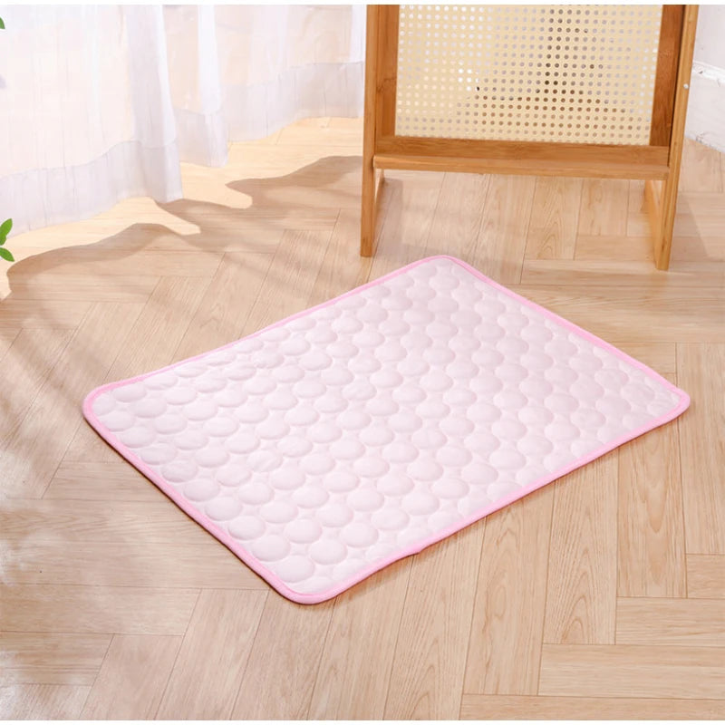 Summer Ice Silk Pet Cooling Mat Dog Cats Non Slip Heat Relief Bed Cat Mat Breathable Ice Silk Cool Dog Mat Washable Pet Supplies