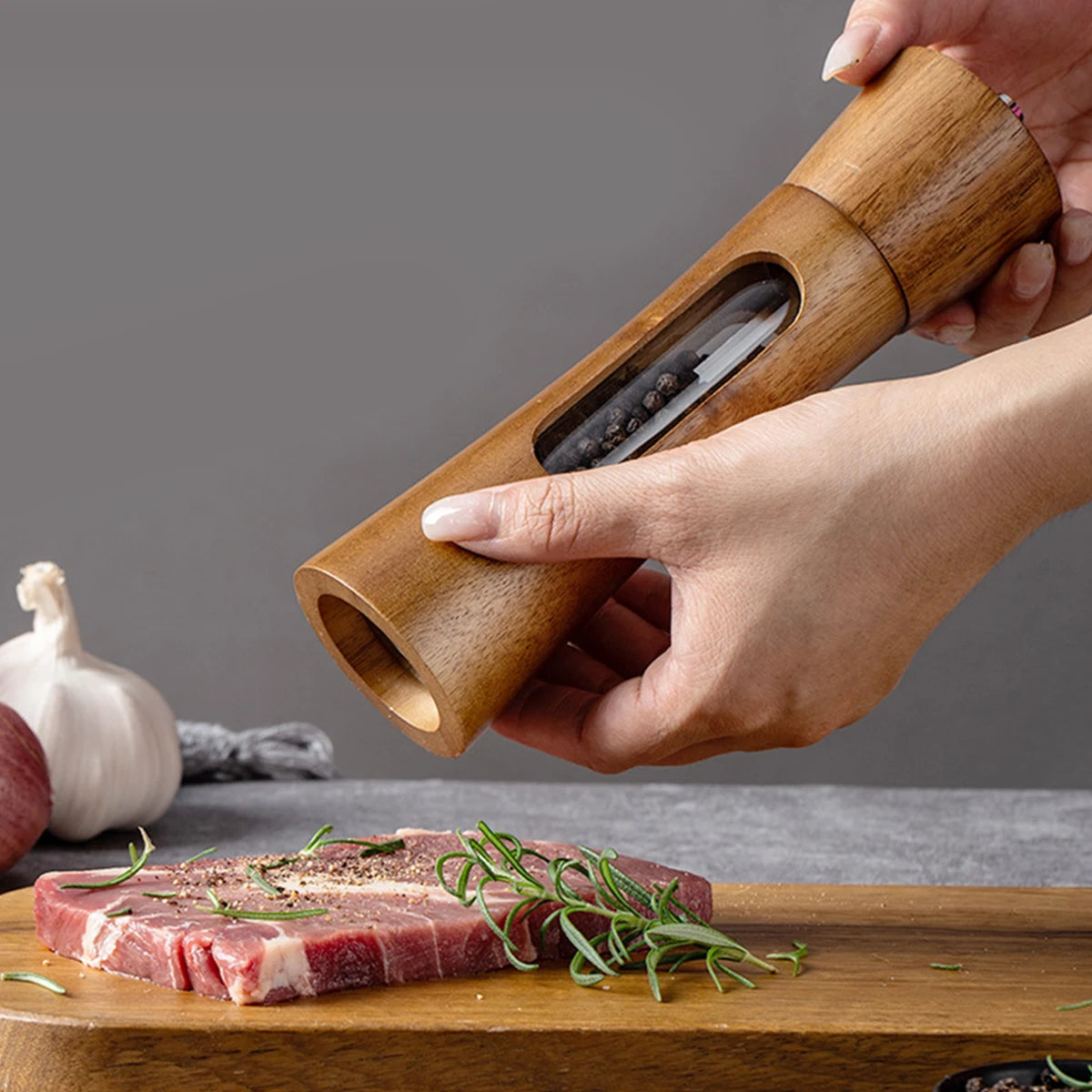 1PC-Household pepper mill, sea salt and Sichuan pepper grinder, pagoda-style wooden kitchen pepper mill, manual grinder