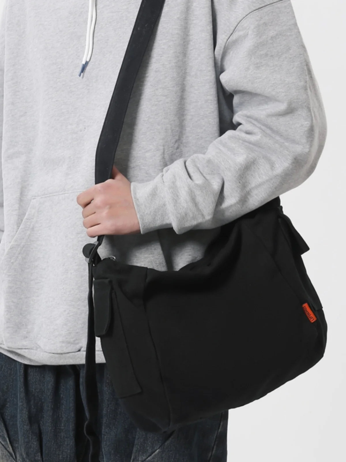 Retro Canvas Shoulder Bag Men's Casual Crossbody Pouch Zipper Book Commuting Leisure Vintage Backpack Youth Pure Color
