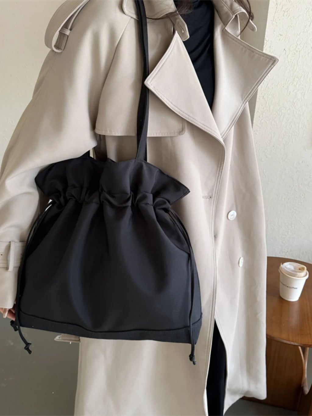 Casual Large Nylon Bucket Bag Women's Simple Style Korean Version Winter 2025 New Fashion Shoulder Handbag Soft Polyester