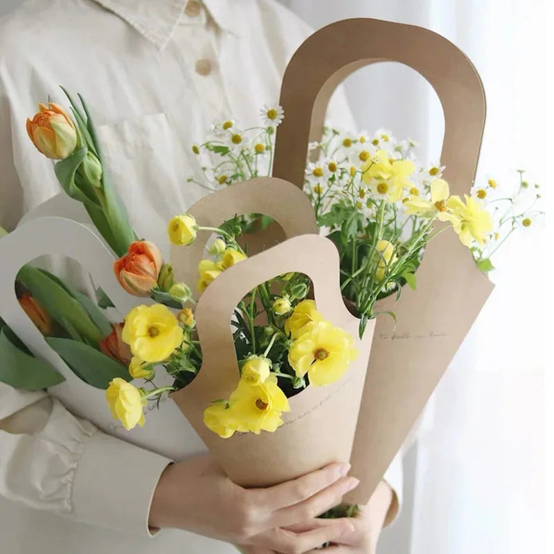 Fashion Florist Rose Box Kraft Paper Wedding Handheld Decorative Flowers Boxes Birthday Party Packaging Gift Bag Decoration