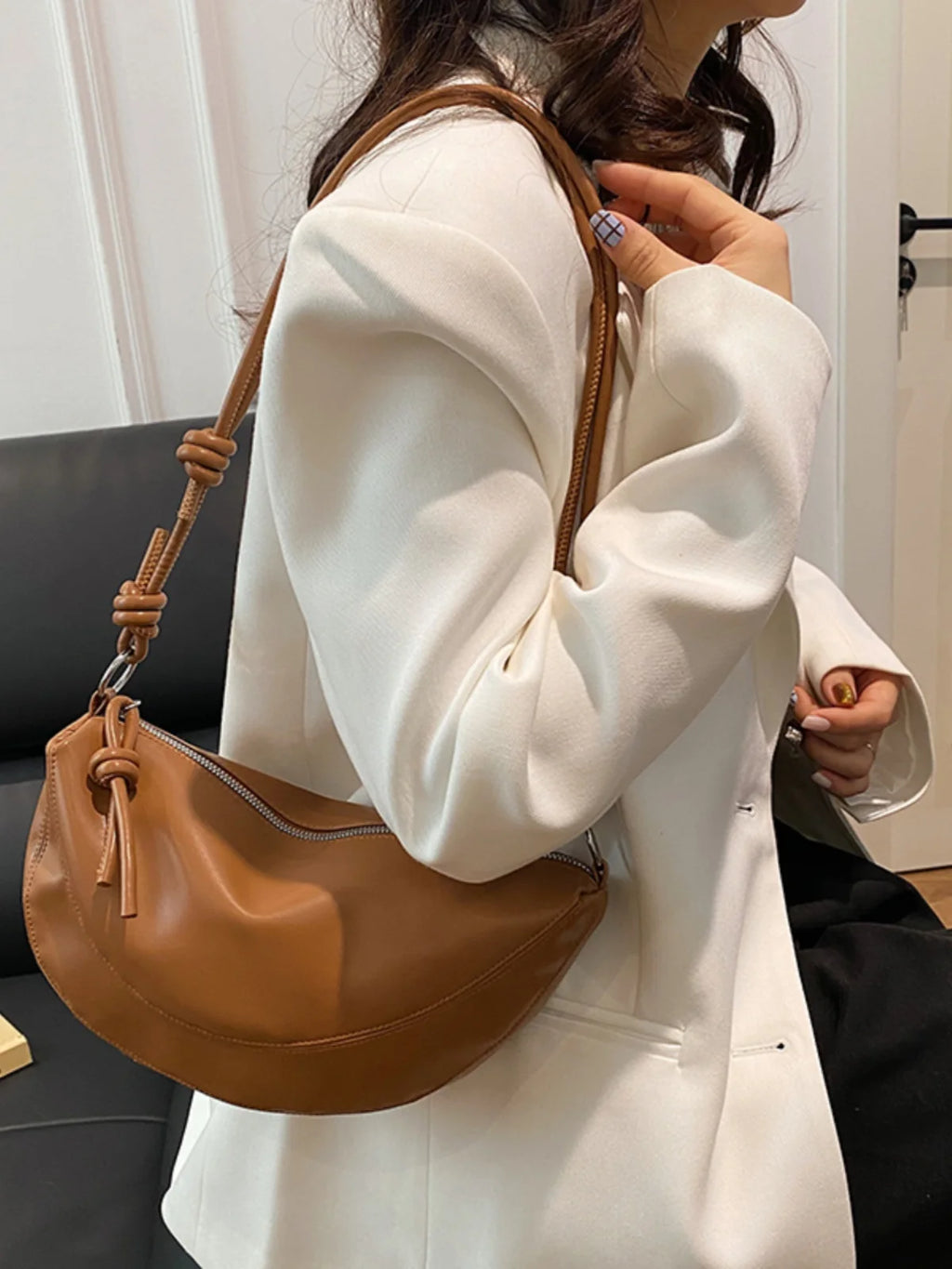 Summer New Style Large Capacity Dumpling Shaped Crossbody Bag for Women Soft PU Leather Zipper Closure Korean Style Casual Bag