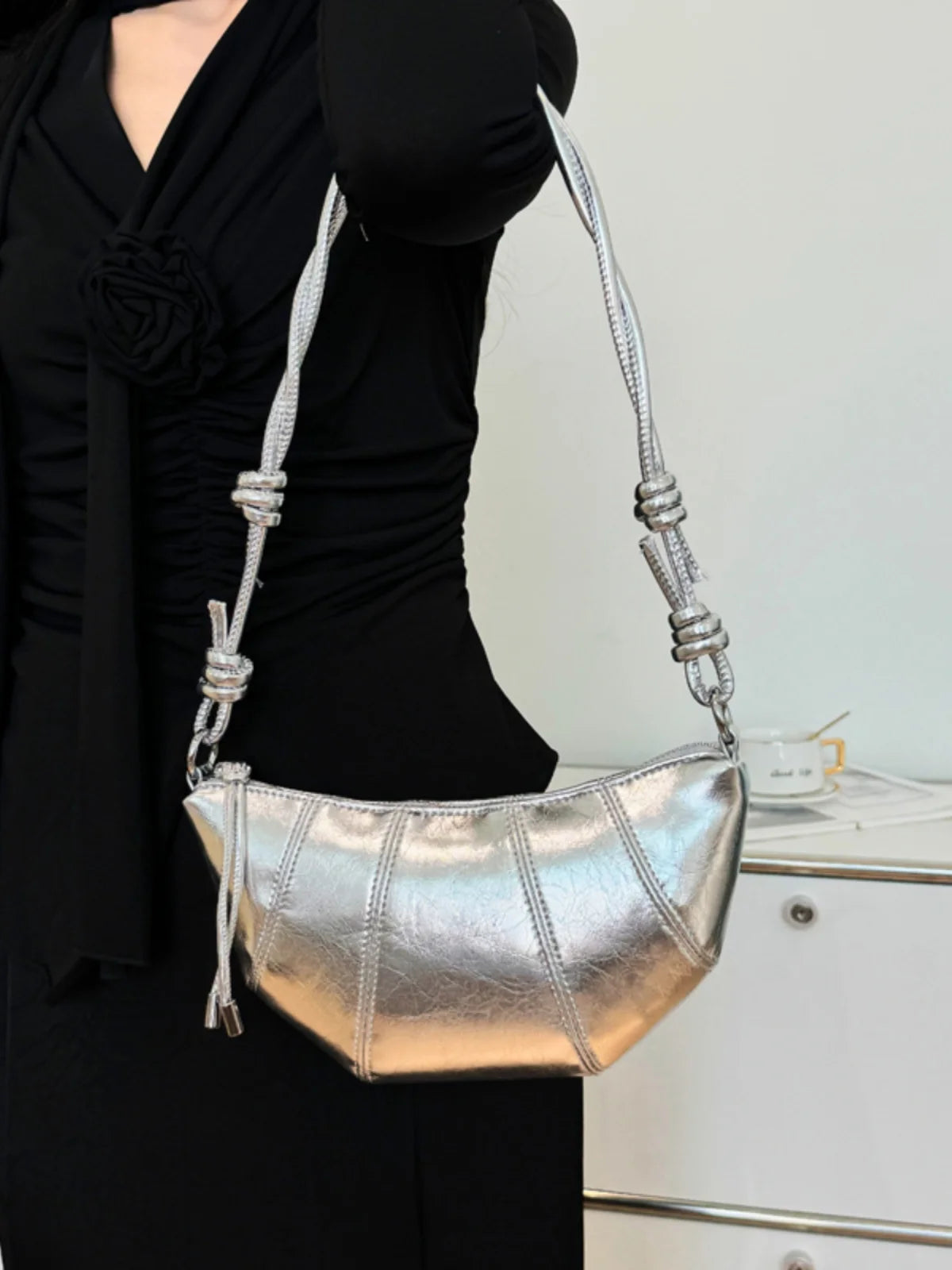 Casual Dumpling Shaped Large Capacity Shoulder Bag for Women 2026 New Style Soft Handle Single Strap Crossbody Luxury Bag