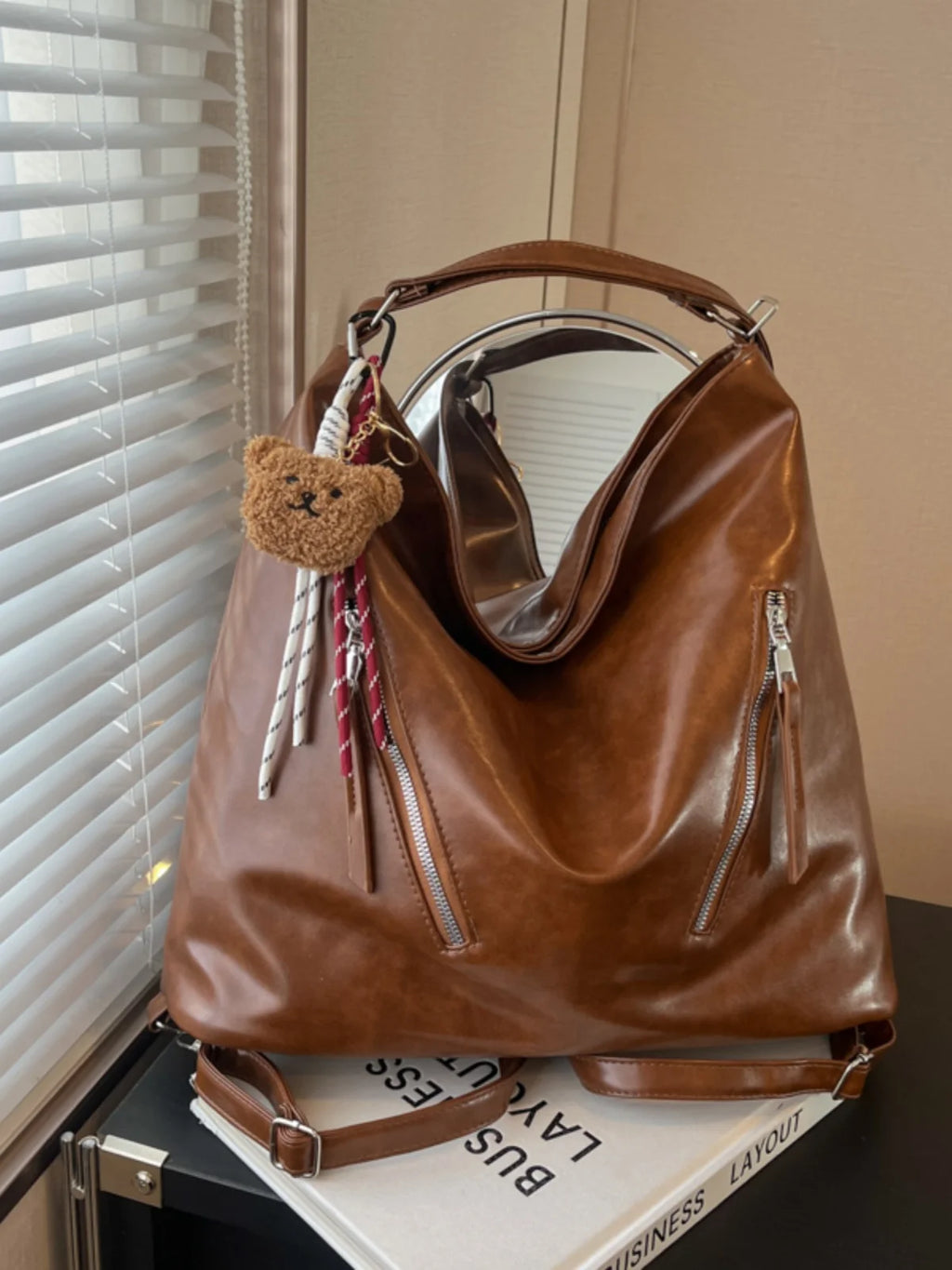 Retro Three-Use Large Capacity Commuter Tote Bag 2025 New Style Single Shoulder Backpack Crossbody Bag for Work Leisure
