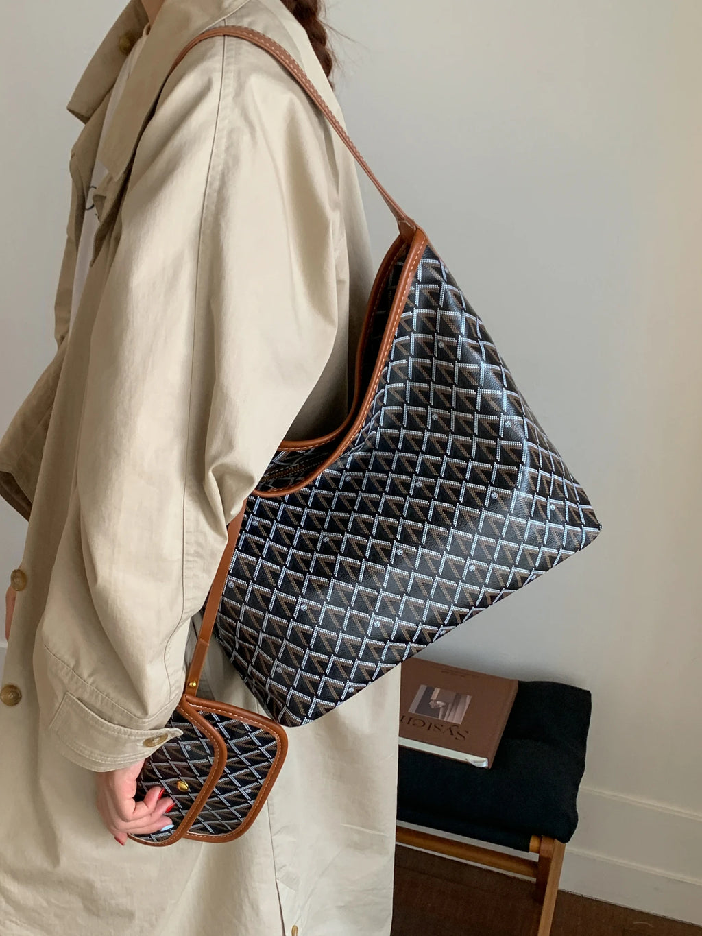 Large Capacity Women's Shoulder Bag Fashionable Commuter Tote Bag Soft PU Leather Printed Geometric Pattern Autumn New Arrival