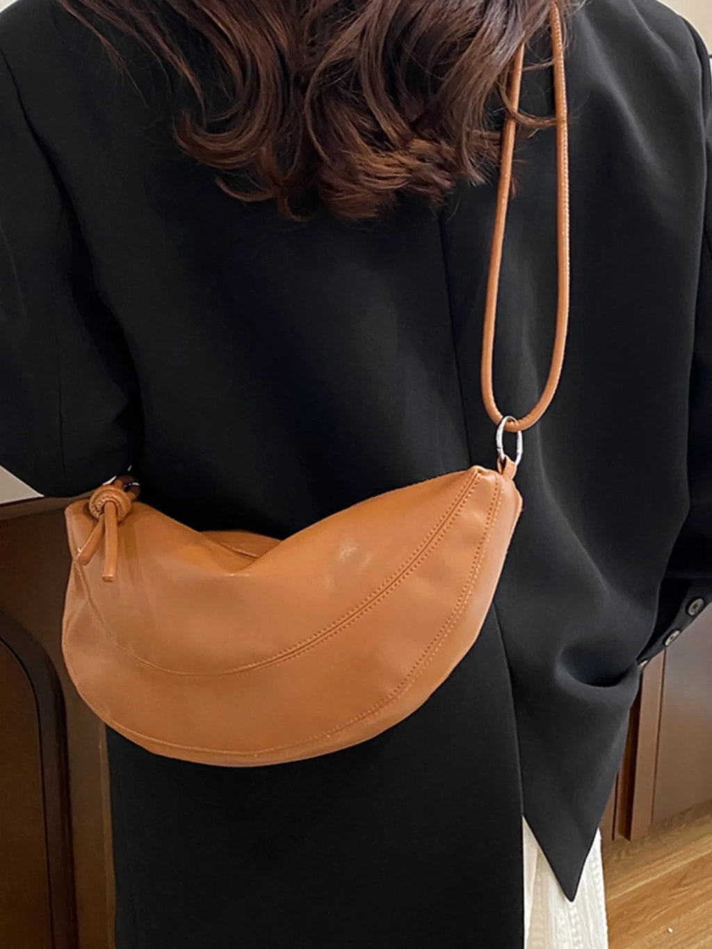 Summer New Style Large Capacity Dumpling Shaped Crossbody Bag for Women Soft PU Leather Zipper Closure Korean Style Casual Bag